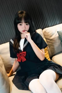 柒柒要乖哦写真曝光 体育课结束后甜美少女情绪大解析!-图集星球