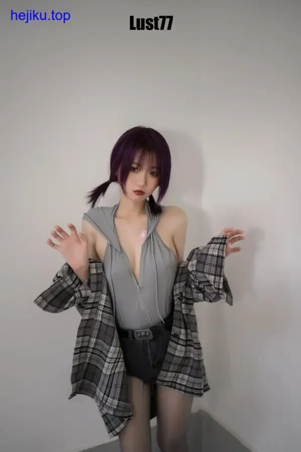 柒柒不可爱夏树繁花花海穿梭抓拍