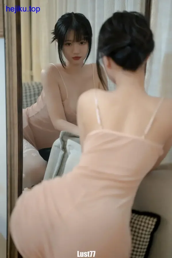 柒柒不可爱夏树繁花逆光氛围感作品