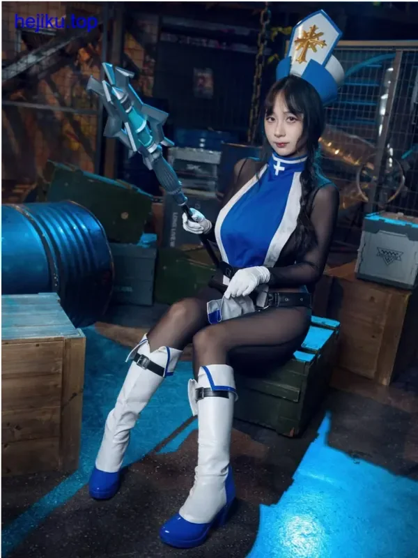 浅安安cos祢豆子警惕表情和动作