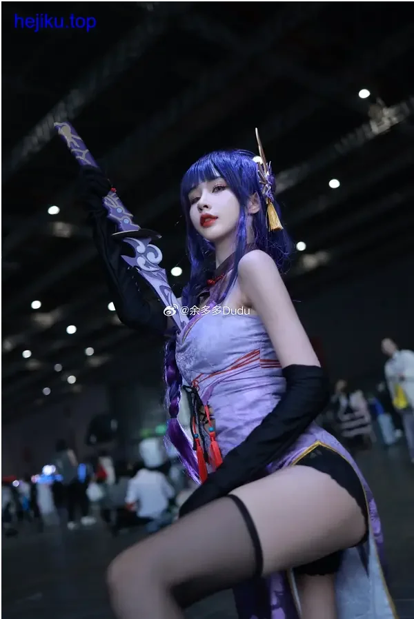 余多多Dudu科幻主题服装及道具细节特写