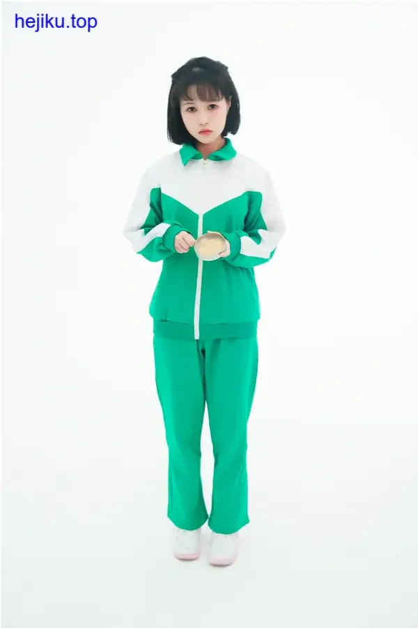 晕崽zz的“樱之诱惑”写真集，每一帧都让人目不转睛-图集星球